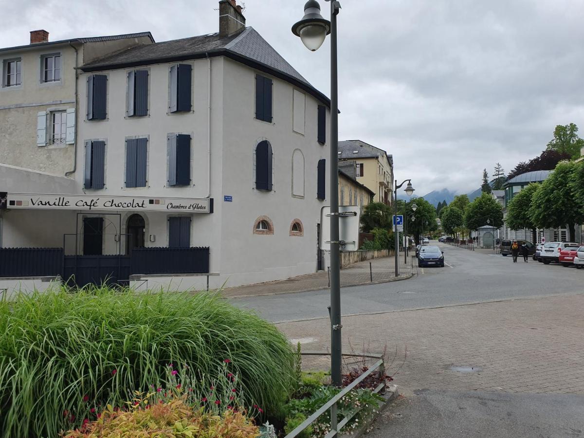 Vanille Cafe Chocolat Hotel Bagneres-de-Bigorre Exterior photo